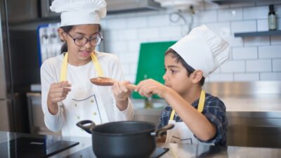 5 Simple Ways to Involve Your Kids in Cooking