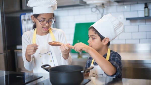 5 Simple Ways to Involve Your Kids in Cooking