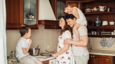 20 Essential Kitchen Hacks for Moms in 2026