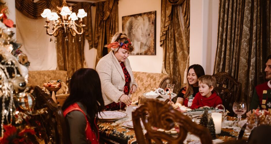 Nostalgic Nibbles: Retro Family Dinner Ideas for 2026